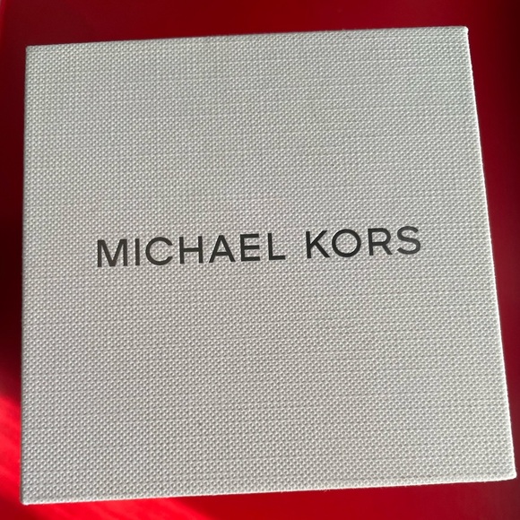 MICHAEL KORS WATCH,Michael Kors Gold Watch. - Picture 10 of 10